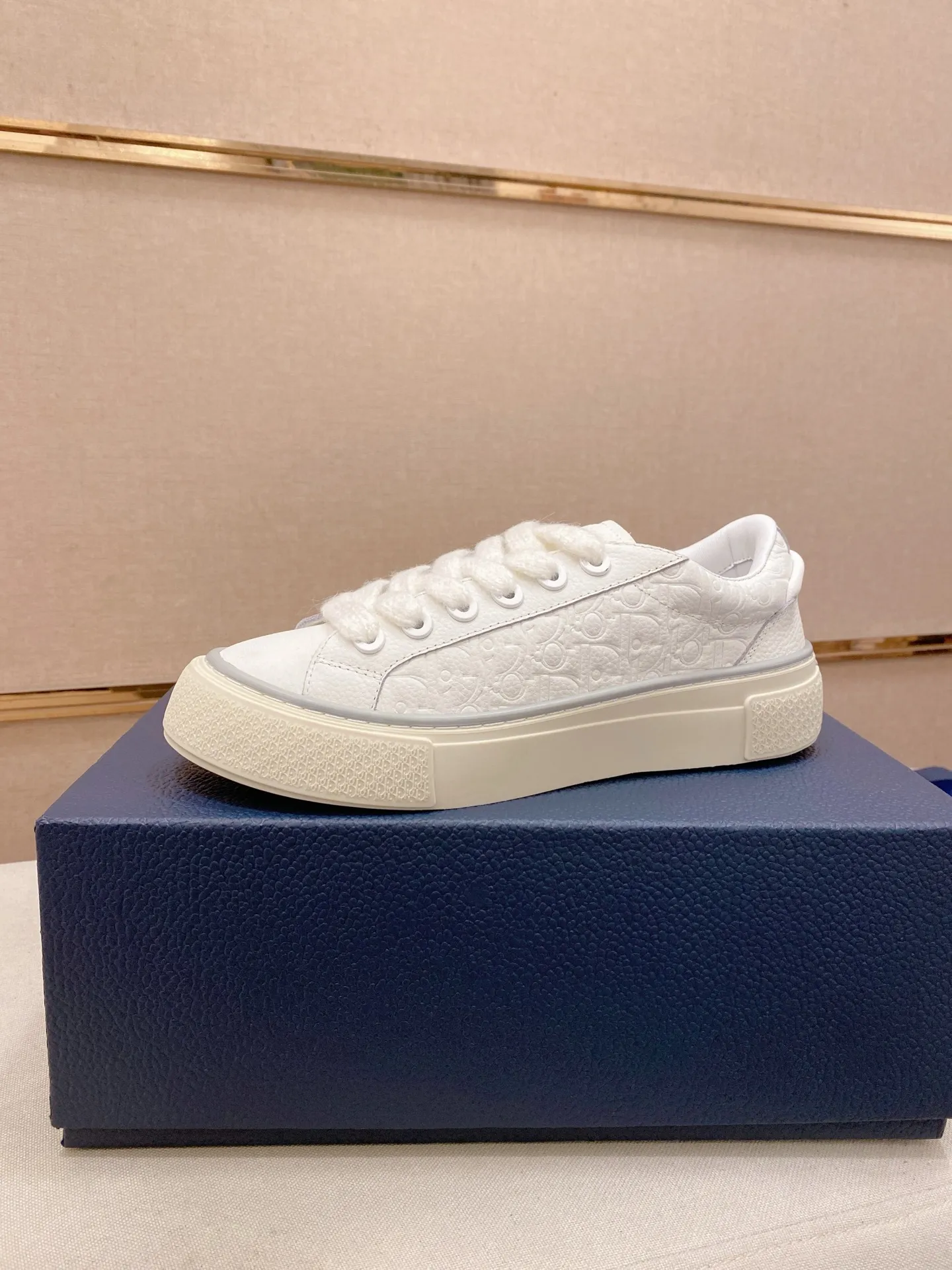 Factory price: 300 Men's shoes 💰[Dior·Dior] Top 🔍Couple style 💏🔍New casual sports style couple shoes, new four-season design, perfect workmanship, lace-up lazy style to create cabinet quality, upper: imported first-layer cowhide, sheepskin lining is soft and comfortable, ultra-light TPU wear-resistant outsole, simple, versatile fashion men's shoes, excellent color code number 35--44